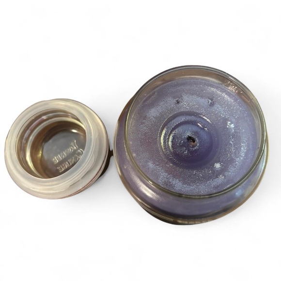 Yankee Candle Hydrangea 14.5 oz Housewarmer Jar Retired Scent Lightly Used - Picture 5 of 5